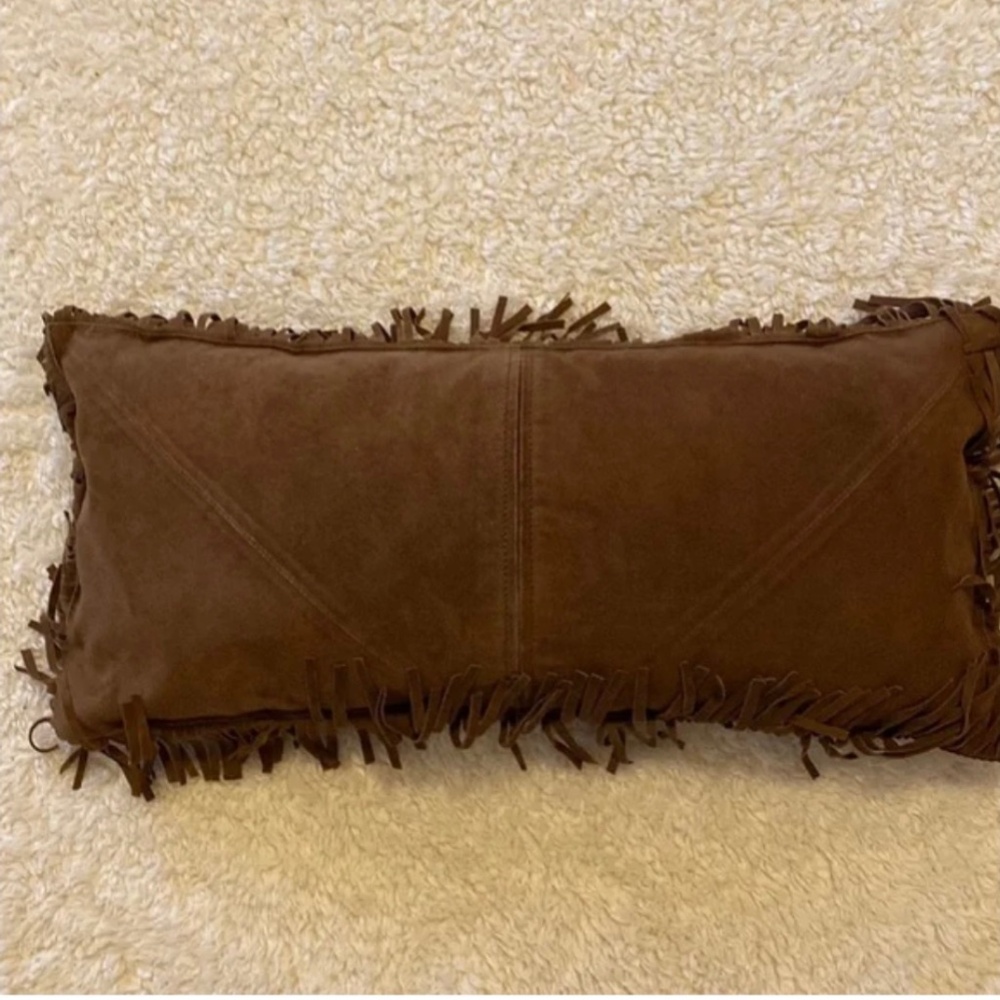 Very pretty Suede pillow - Picture 3 of 3